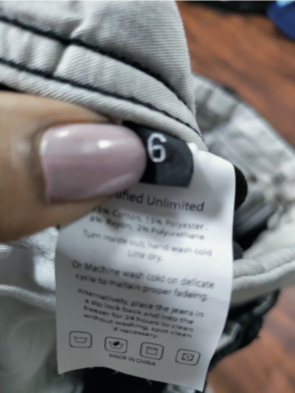 Unified Unlimited High Rise Denim Relaxed Jeans Black Wash Women's Size 6 NWT - Picture 9 of 10
